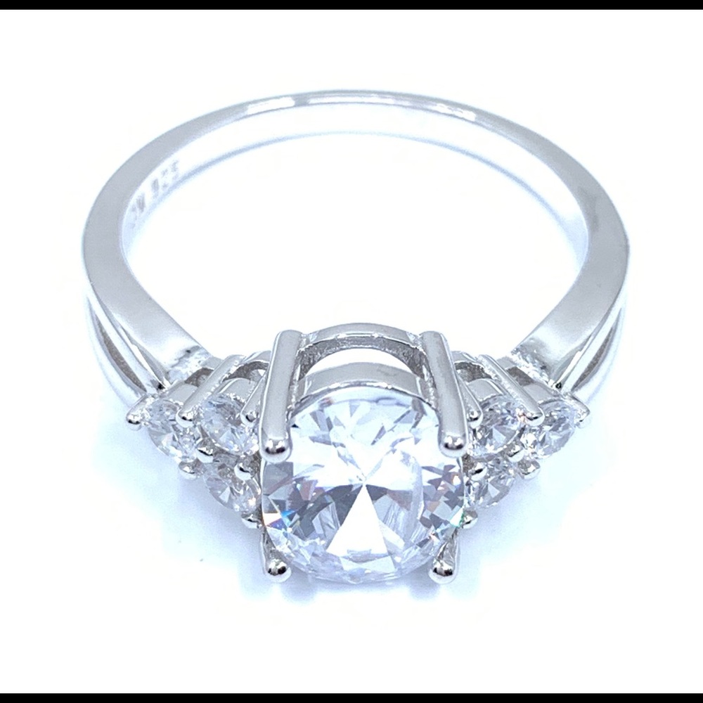 Classic Dazzling Oval-Shape Ring - image 4